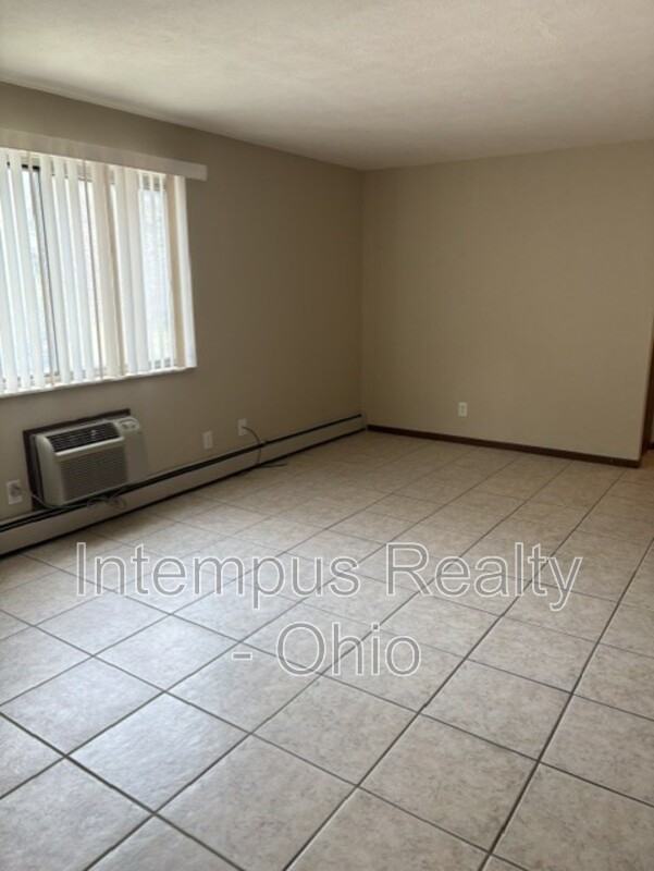 3805 Indian Run Dr #8 - Photo 4 of 6