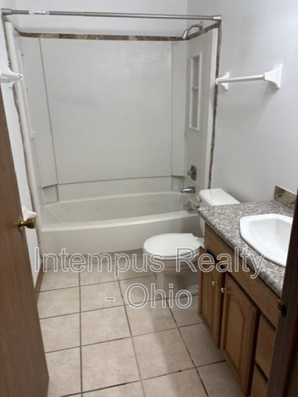 3805 Indian Run Dr #8 - Photo 5 of 6