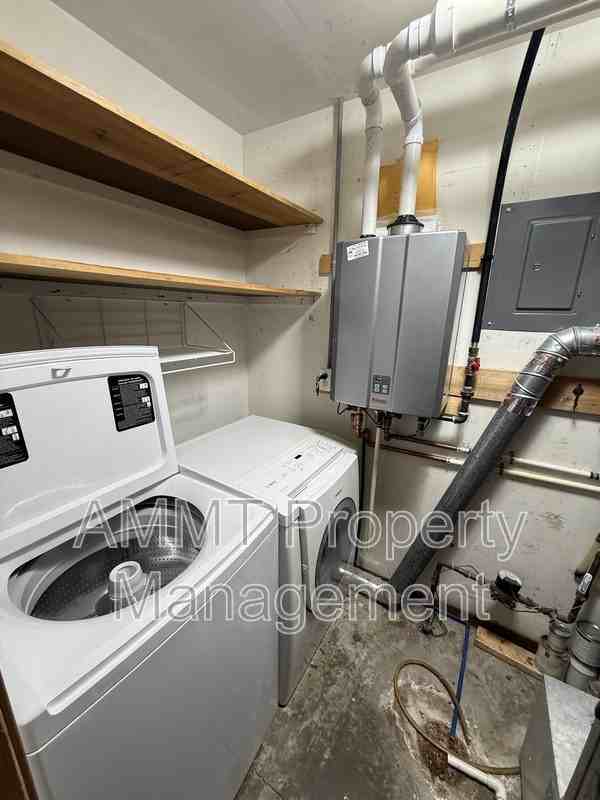 145 Birch Ct - Photo 2 of 9