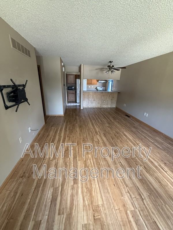 145 Birch Ct - Photo 3 of 9