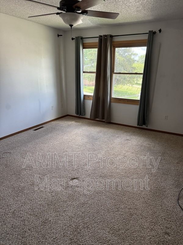 145 Birch Ct - Photo 6 of 9