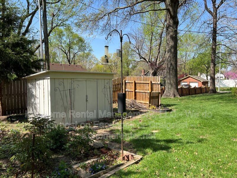 5423 Ballentine St - Photo 5 of 40