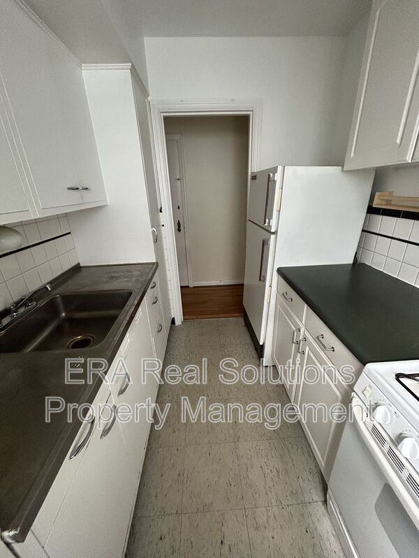 249 Loraine Ave #4 - Photo 4 of 18