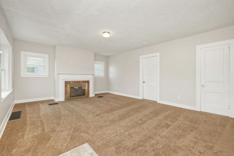 2011 S Limestone St - Photo 4 of 10