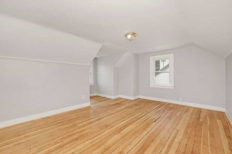 2011 S Limestone St - Photo 7 of 10