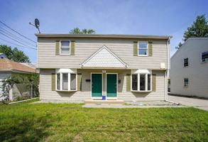 featured image of 16 Gold St #16