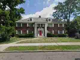 featured image of 220 Loraine Ave #1