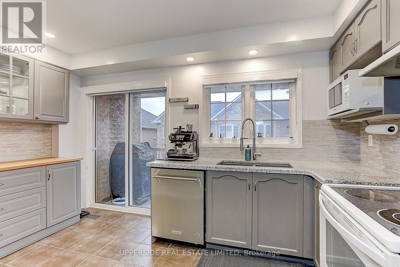 67 Birdstone Crescent - Photo 16