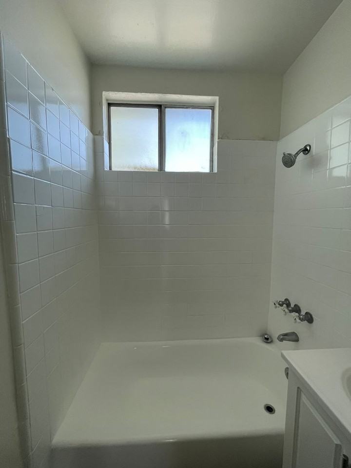 6100 11th Avenue #4 - Photo 7 of 10