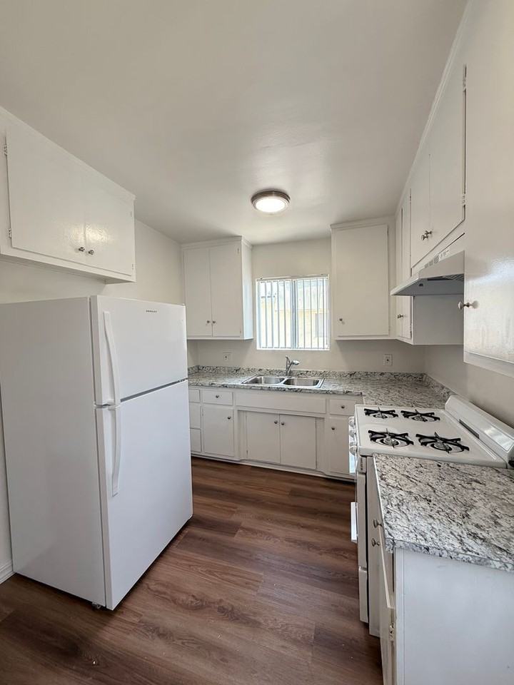 6100 11th Avenue #4 - Photo 3 of 10