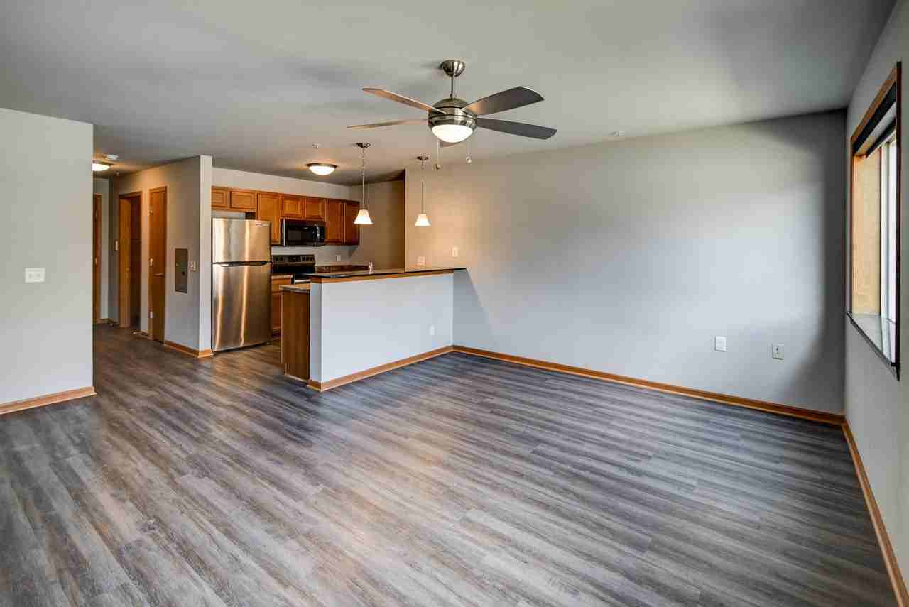 Fairhaven Court Apartments - Photo 2 of 8