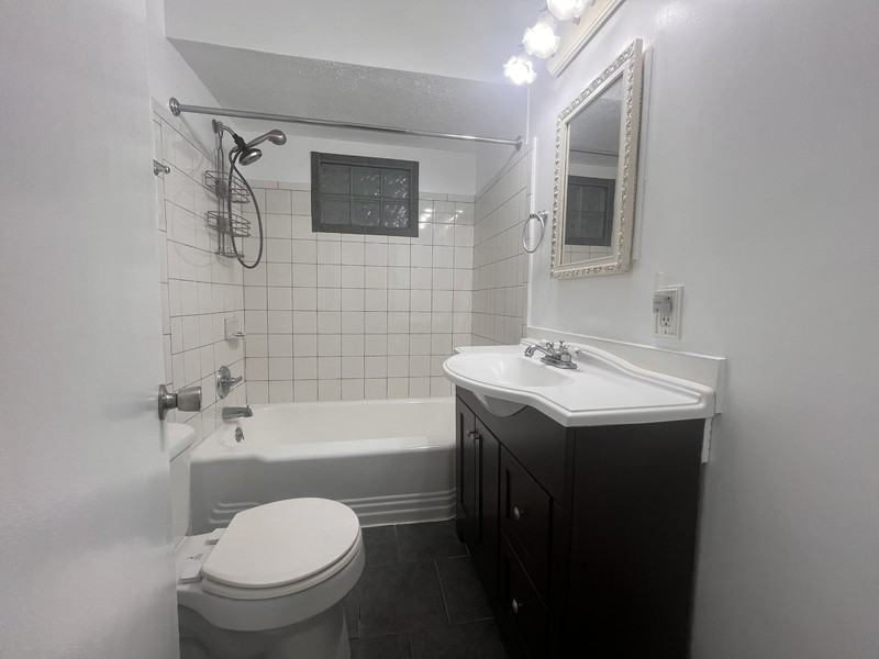 3403 Lowden St - Photo 3 of 8