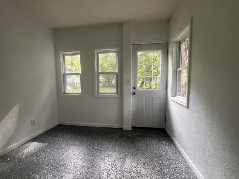3403 Lowden St - Photo 7 of 8