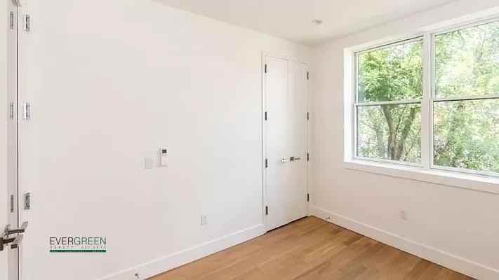1234 Bedford Avenue #3 - Photo 5 of 7