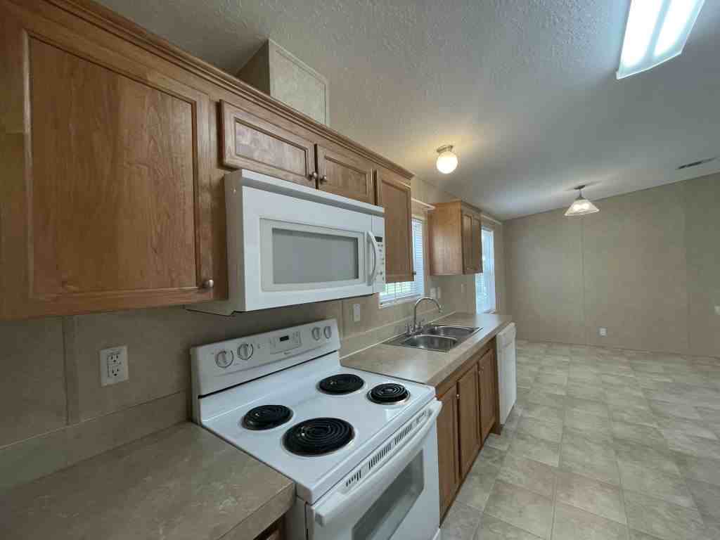 36047 Citrus Blvd - Photo 4 of 32
