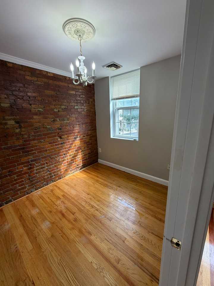 66 Beacon St #2 - Photo 4 of 8