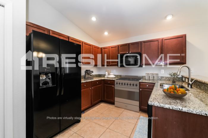 1924 Bretton Ridge Dr - Photo 2 of 16
