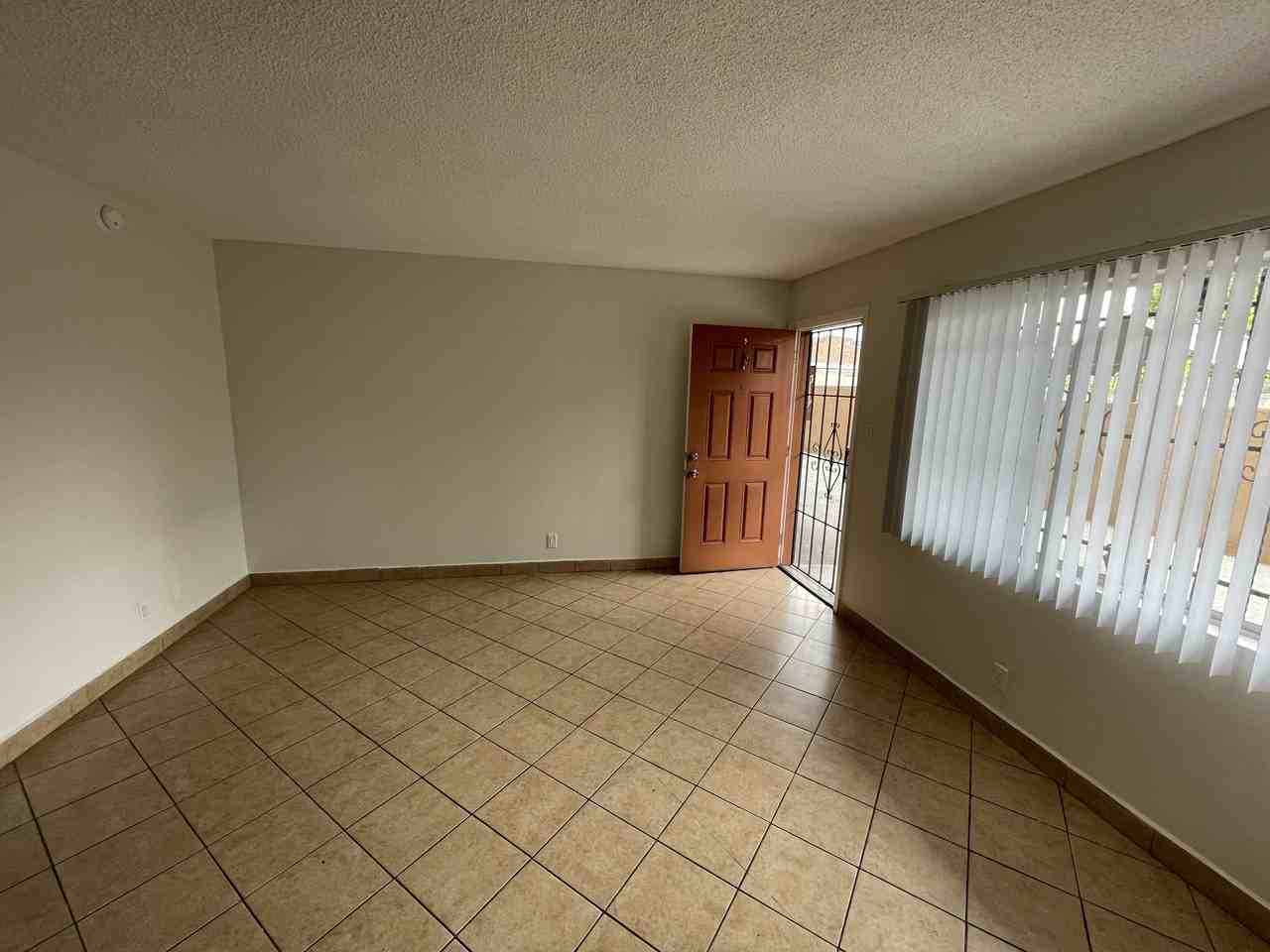 7716 South Figueroa Street #4 - Photo 5 of 8