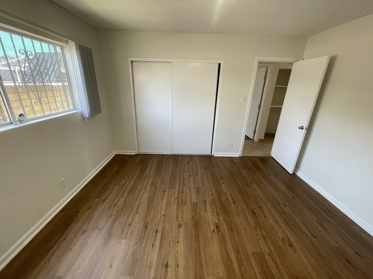 7716 South Figueroa Street #4 - Photo 6 of 8