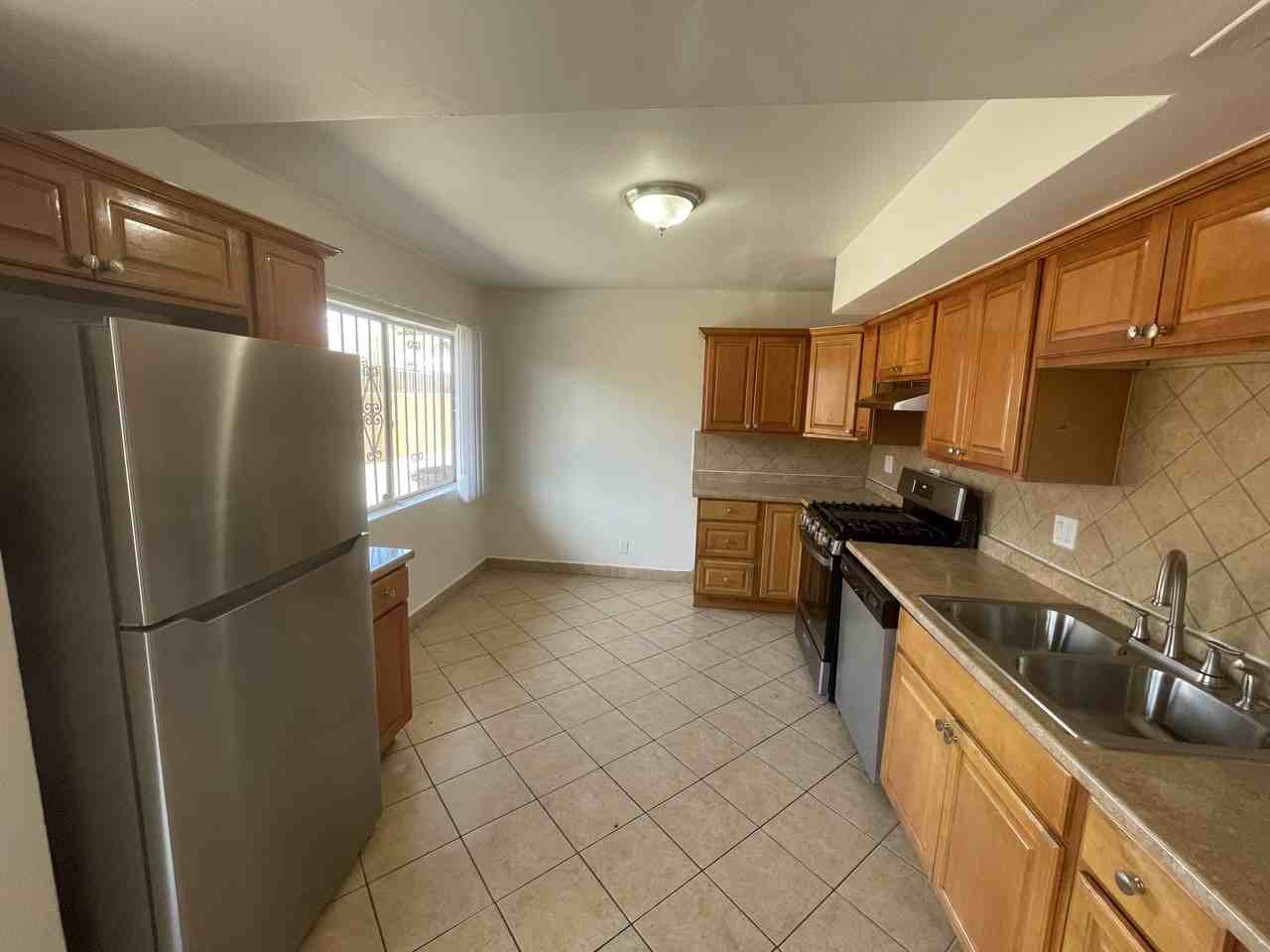 7716 South Figueroa Street #4 - Photo 2 of 8
