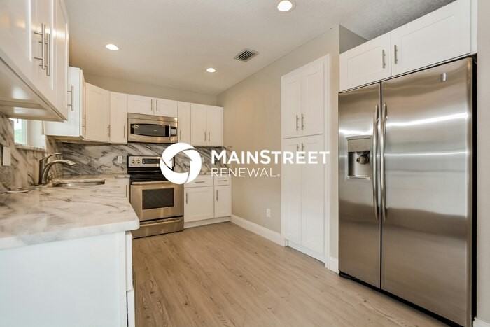 1410 Gorham St - Photo 5 of 16