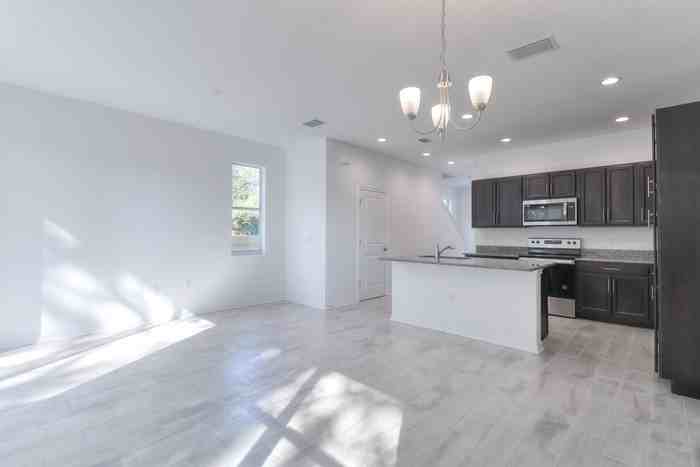 3407 E Louisiana Ave #1 - Photo 4 of 29