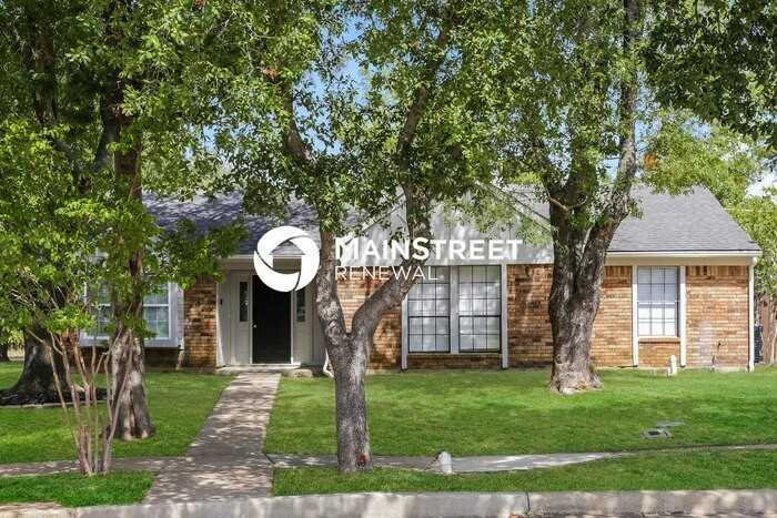 2401 Cypress Dr