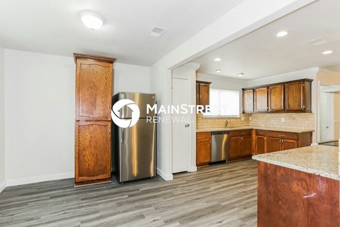 2401 Cypress Dr - Photo 5 of 16