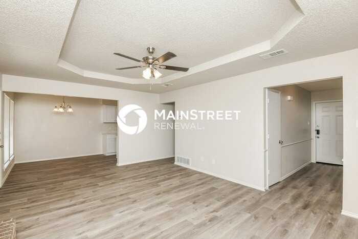 101 Liesa St - Photo 3 of 15