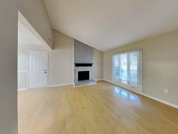 6900 Duncroft Ln - Photo 3 of 19