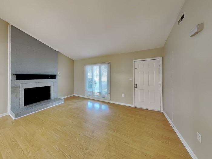 6900 Duncroft Ln - Photo 4 of 19