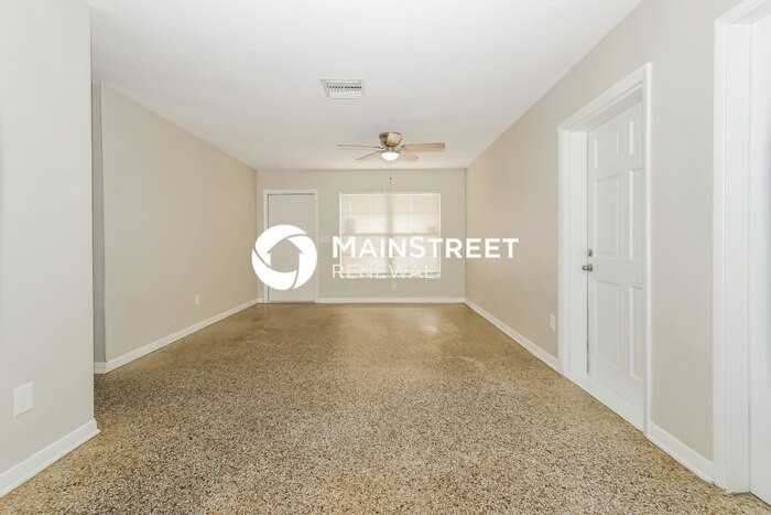 3153 Se Banyan St - Photo 5 of 15
