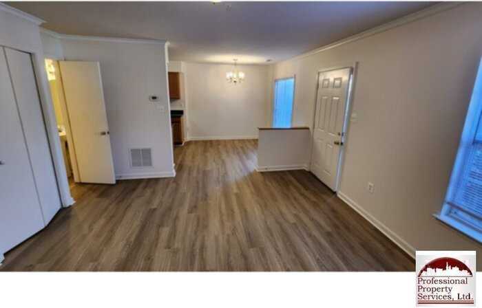 158 Heathfield Dr - Photo 4 of 17