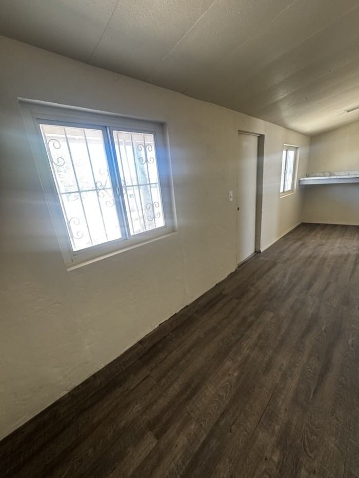376 W Columbia St - Photo 5 of 21