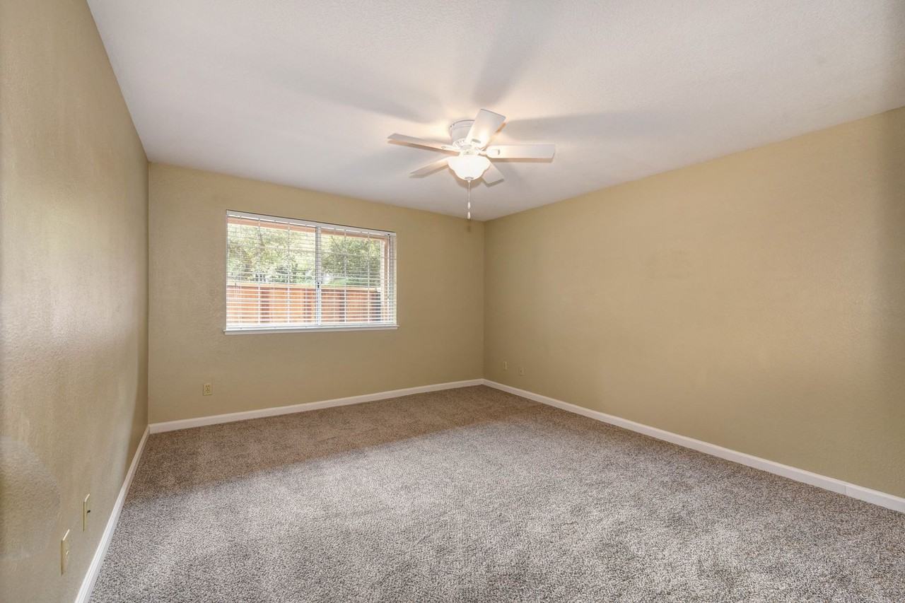 805-Oak Creek Village Apartments - Photo 6 of 21