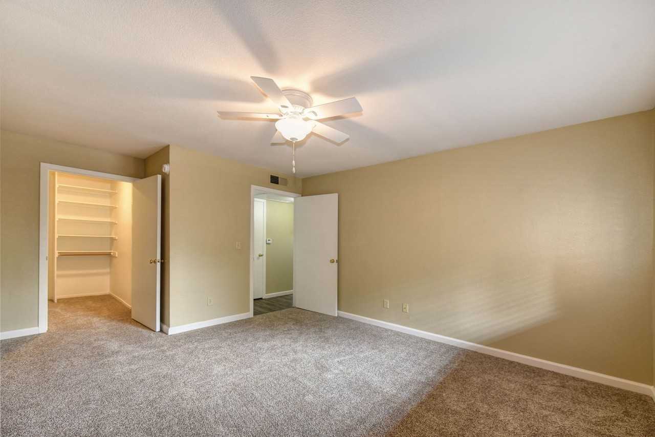 805-Oak Creek Village Apartments - Photo 7 of 21