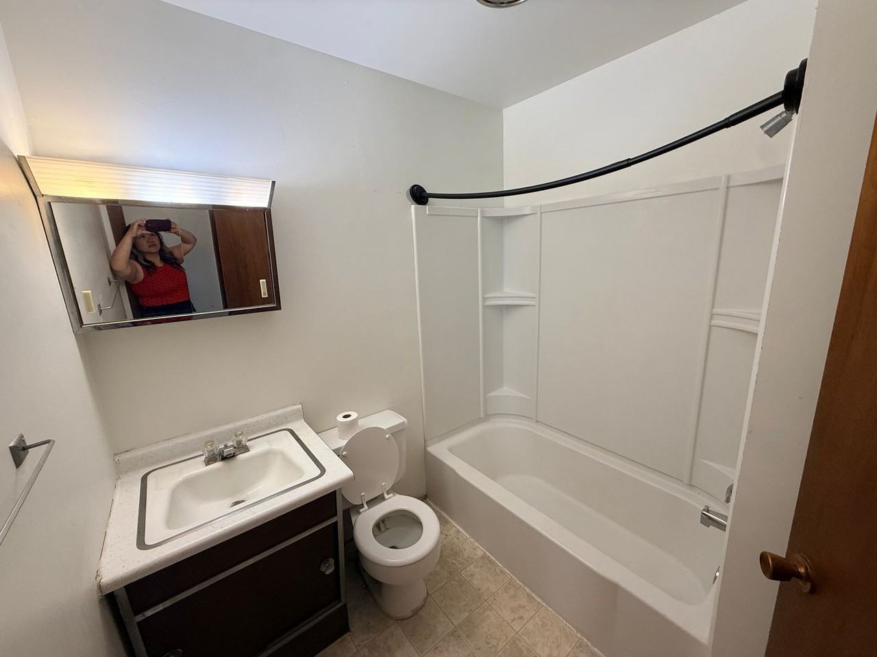 Elm Drive Apartments - Photo 4 of 13