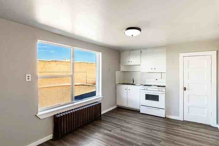 529 Colorado Ave #216 - Photo 3 of 12