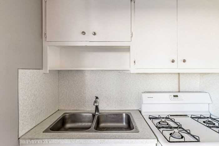 529 Colorado Ave #216 - Photo 5 of 12