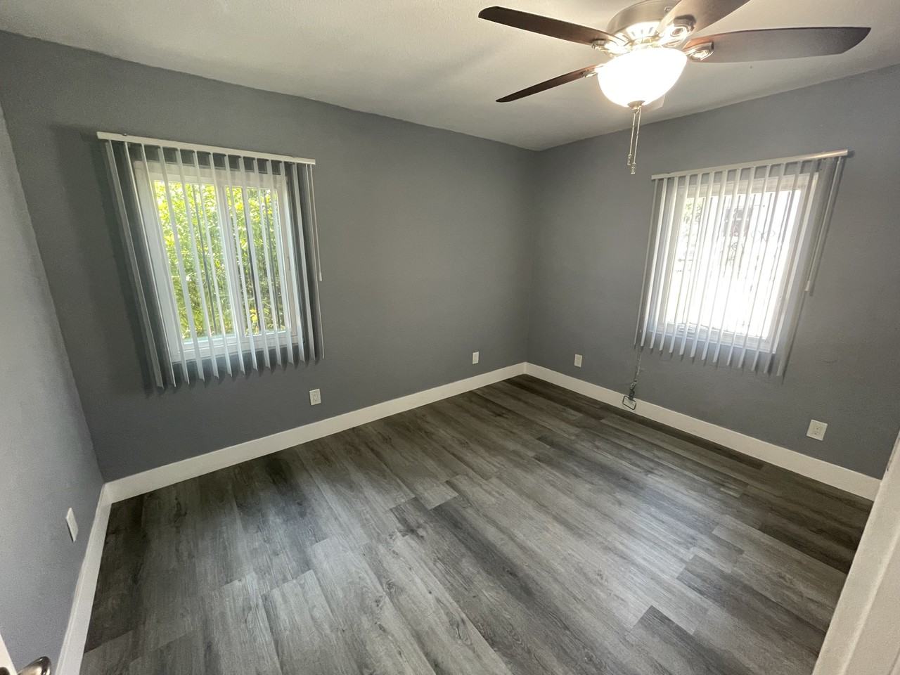 1031 West 102nd Street #1 - Photo 6 of 10