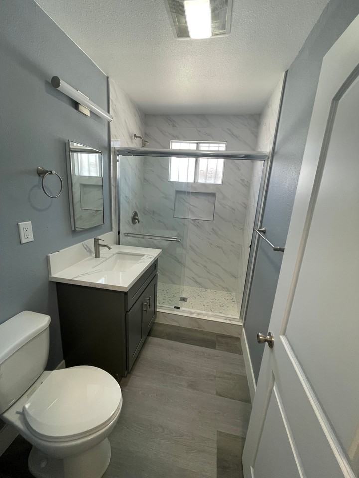 1031 West 102nd Street #1 - Photo 7 of 10