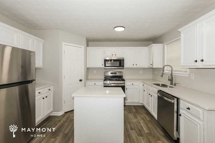 12206 Stillman Ct - Photo 6 of 13