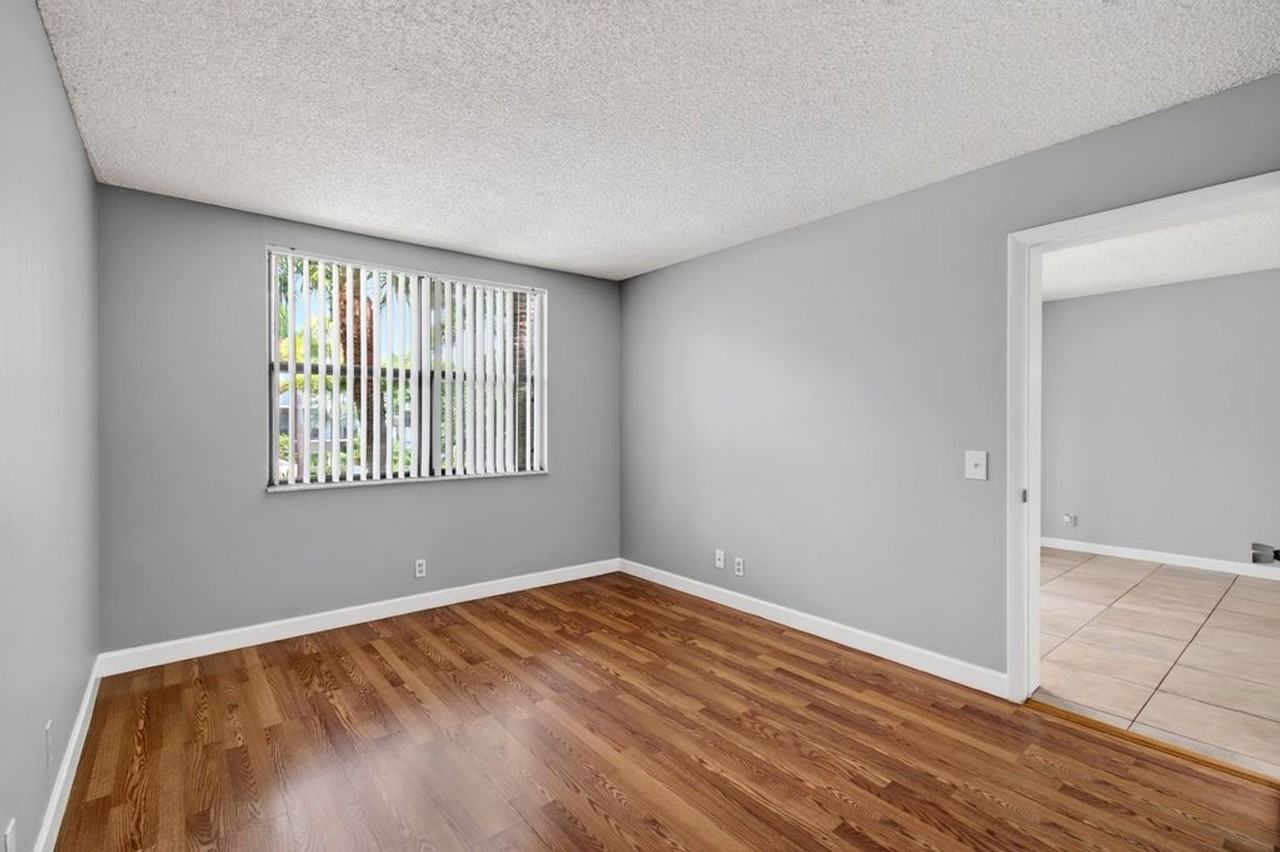744 Executive Center Dr #23 - Photo 7 of 29