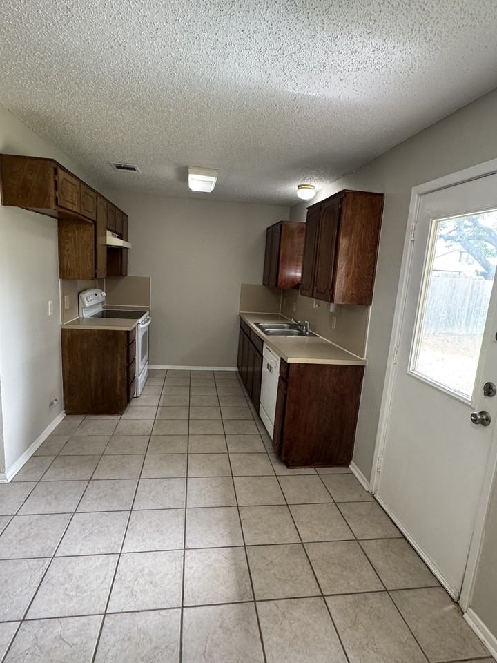 203 Linda St #NA - Photo 2 of 10