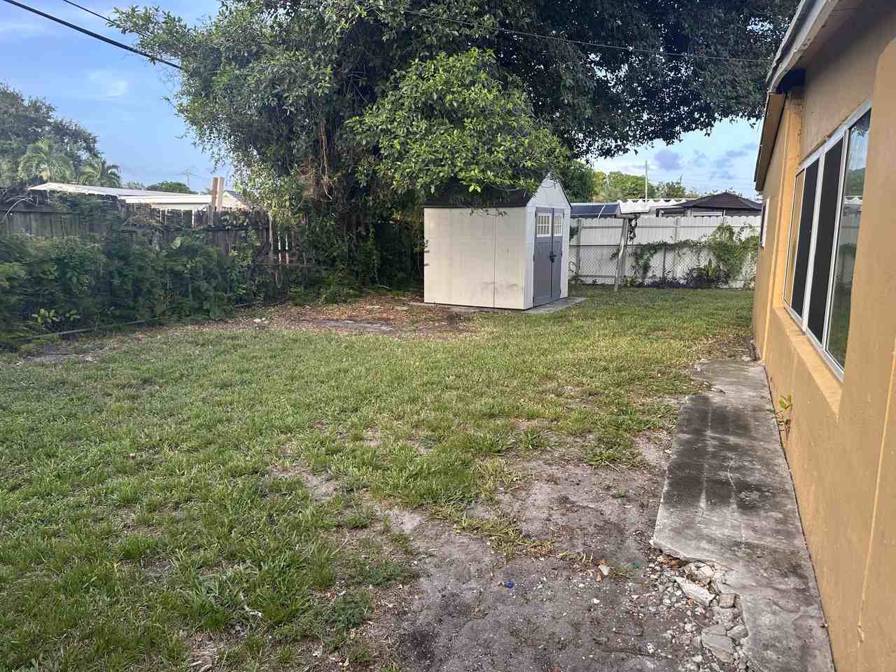 4411 Sw 40th St #NA - Photo 3 of 16