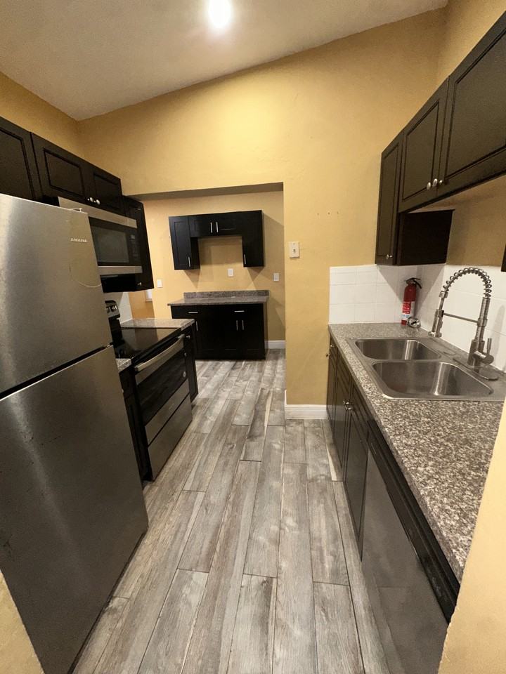 4411 Sw 40th St #NA - Photo 6 of 16