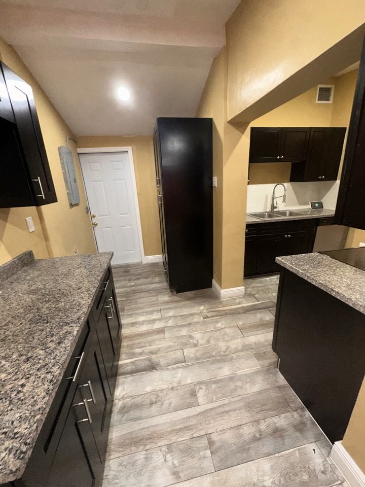 4411 Sw 40th St #NA - Photo 7 of 16