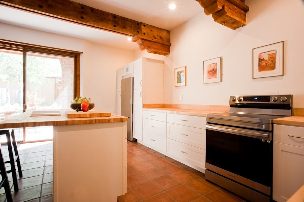 11 Baca Townhouse #NA - Photo 2 of 18