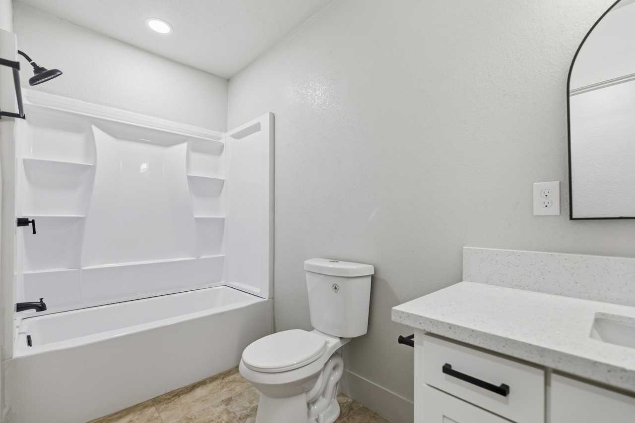 252 S G St #A - Photo 5 of 20