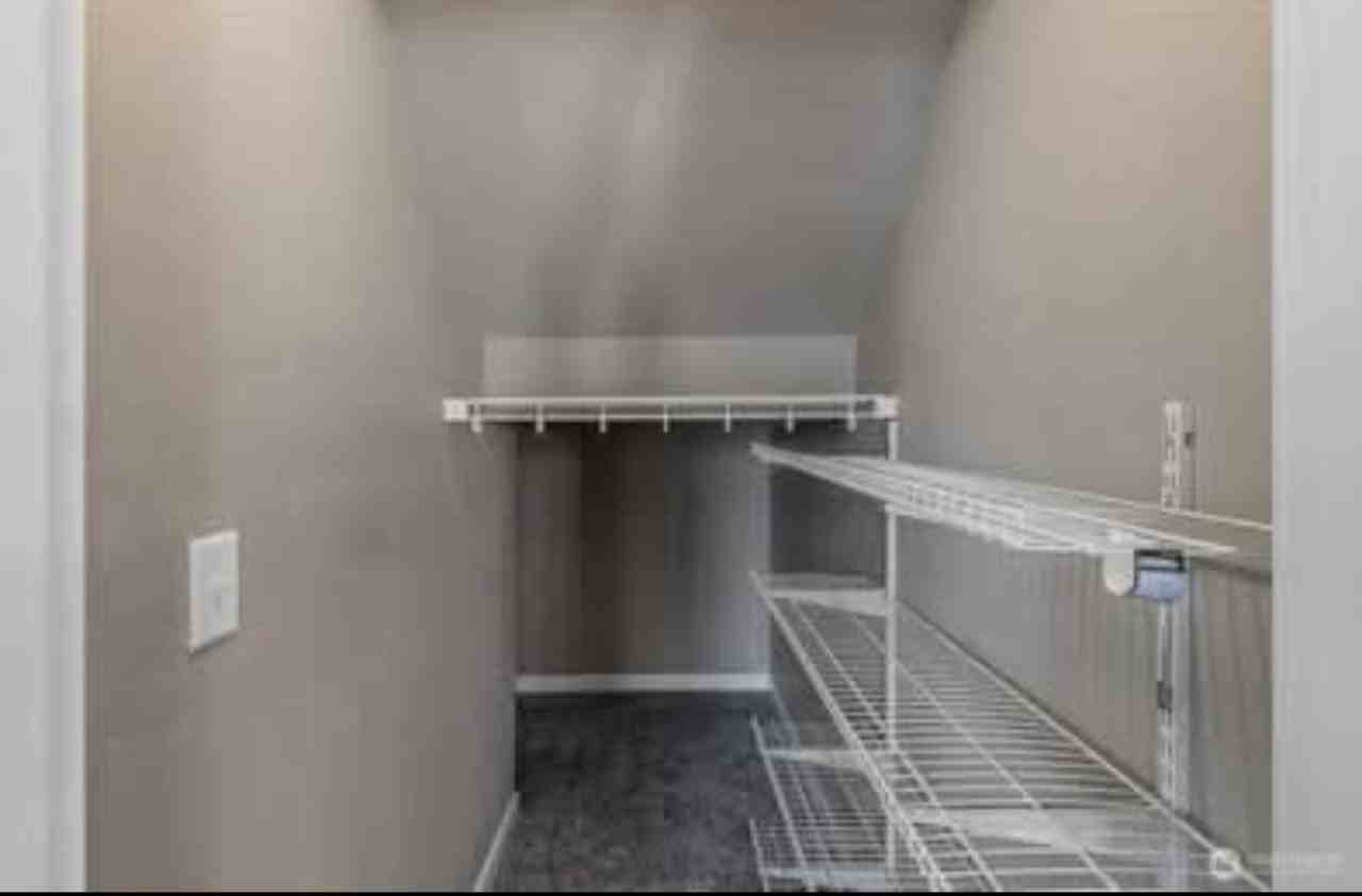 737 J St Ne #NA - Photo 5 of 20